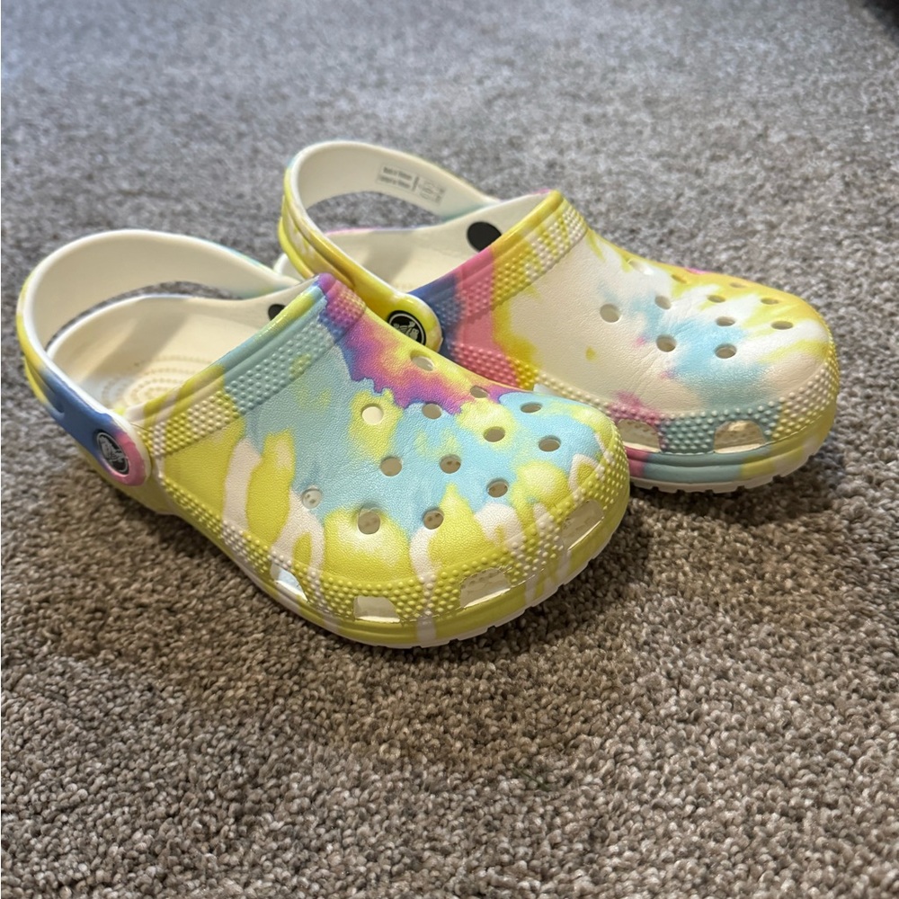 Girls crocs